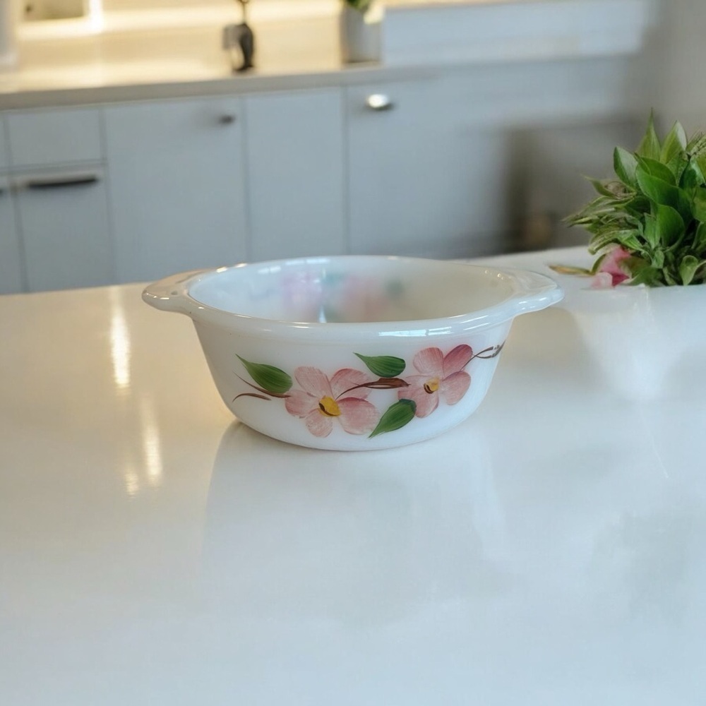 Anchor Hocking Fire•King -‎ Peach Blossom 1-Pint Round Covered Casserole Dish